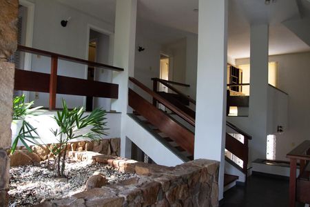 Casa à venda com 4 quartos, 600m² em Vila Brandina, Campinas