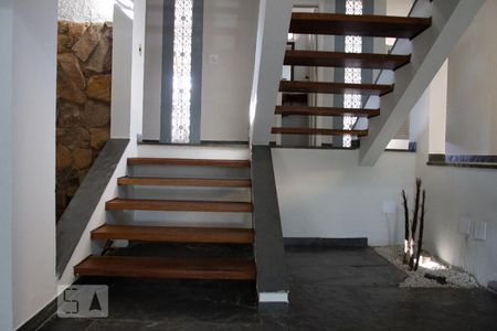 Casa à venda com 4 quartos, 600m² em Vila Brandina, Campinas