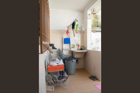 Casa à venda com 140m², 3 quartos e 3 vagas Casa à venda com 140m², 3 quartos e 3 vagasárea de serviço