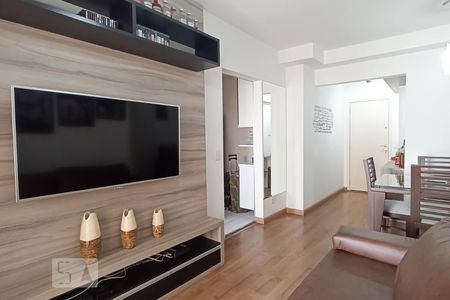 Sala de apartamento à venda com 3 quartos, 74m² em Jardim Tupanci, Barueri