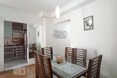 Sala de apartamento à venda com 3 quartos, 74m² em Jardim Tupanci, Barueri