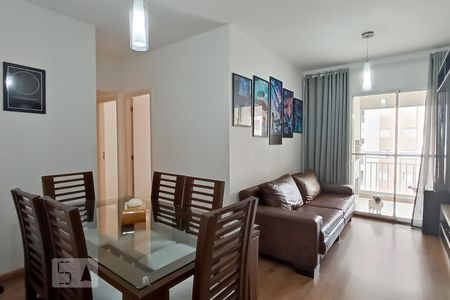 Sala de apartamento à venda com 3 quartos, 74m² em Jardim Tupanci, Barueri