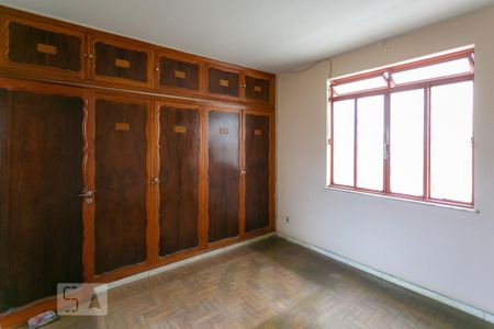 Casa à venda com 320m², 5 quartos e 3 vagasQuarto 2