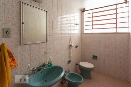 Casa à venda com 320m², 5 quartos e 3 vagasBanheiro