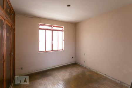 Casa à venda com 320m², 5 quartos e 3 vagasQuarto 2