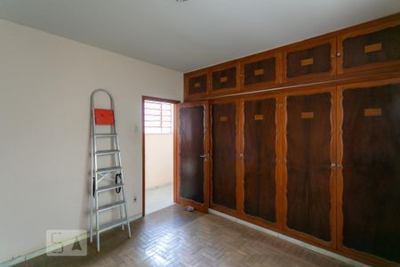 Casa à venda com 320m², 5 quartos e 3 vagasQuarto 2