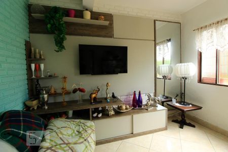 Casa à venda com 300m², 4 quartos e 4 vagas Casa à venda com 300m², 4 quartos e 4 vagasSala de jantar