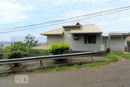 Casa à venda com 300m², 4 quartos e 4 vagas Casa à venda com 300m², 4 quartos e 4 vagasFachada