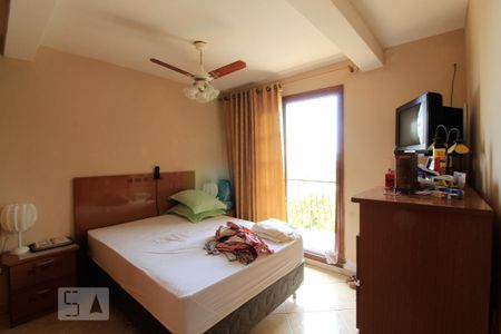 Casa à venda com 300m², 4 quartos e 4 vagas Casa à venda com 300m², 4 quartos e 4 vagasSuíte