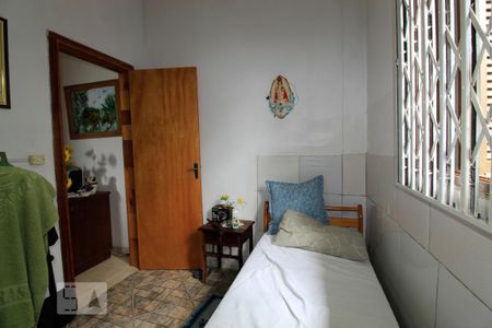 Casa à venda com 300m², 4 quartos e 4 vagas Casa à venda com 300m², 4 quartos e 4 vagasQuarto 1