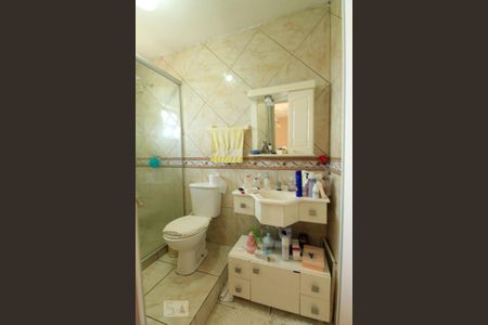 Casa à venda com 300m², 4 quartos e 4 vagas Casa à venda com 300m², 4 quartos e 4 vagasBanheiro da suíte