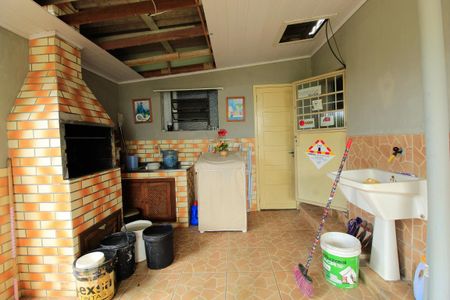 Casa à venda com 300m², 4 quartos e 4 vagas Casa à venda com 300m², 4 quartos e 4 vagasÁrea de serviço