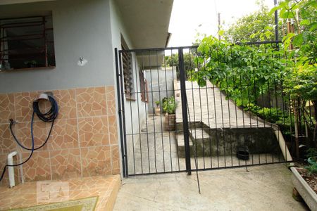 Casa à venda com 300m², 4 quartos e 4 vagas Casa à venda com 300m², 4 quartos e 4 vagasQuintal