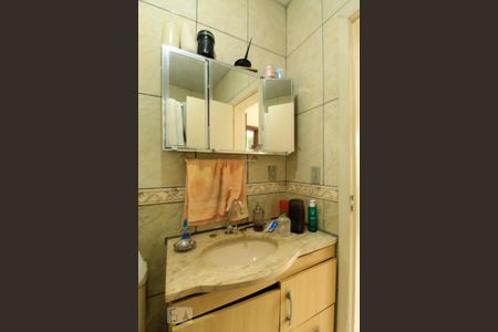 Casa à venda com 300m², 4 quartos e 4 vagas Casa à venda com 300m², 4 quartos e 4 vagasBanheiro 1