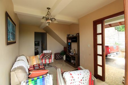 Casa à venda com 300m², 4 quartos e 4 vagas Casa à venda com 300m², 4 quartos e 4 vagasSala 1