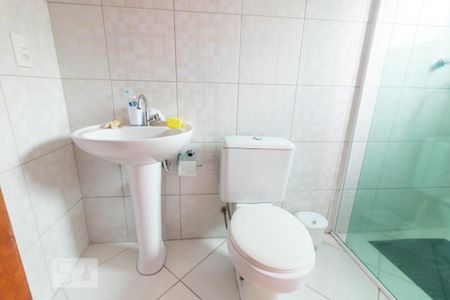 Casa para alugar com 400m², 5 quartos e 5 vagasBanheiro da Suíte 2 da Edícula