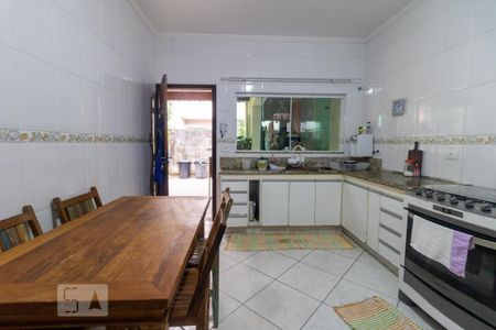 Casa para alugar com 400m², 5 quartos e 5 vagasCozinha da Edícula