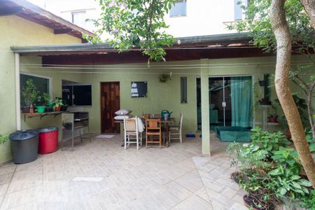 Casa para alugar com 400m², 5 quartos e 5 vagasQuintal