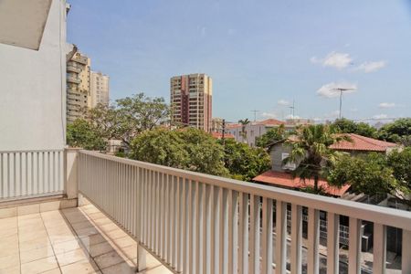 Casa à venda com 360m², 4 quartos e 8 vagasVaranda