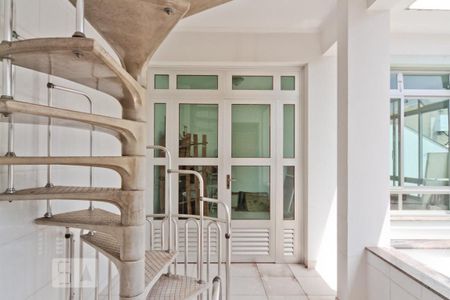 Casa à venda com 360m², 4 quartos e 8 vagasEdícula