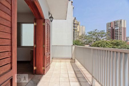 Casa à venda com 360m², 4 quartos e 8 vagasVaranda