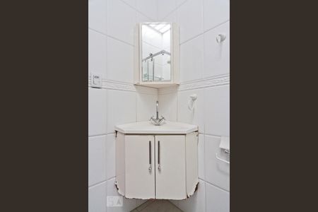 Casa à venda com 360m², 4 quartos e 8 vagasBanheiro