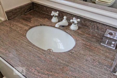 Casa à venda com 360m², 4 quartos e 8 vagasBanheiro