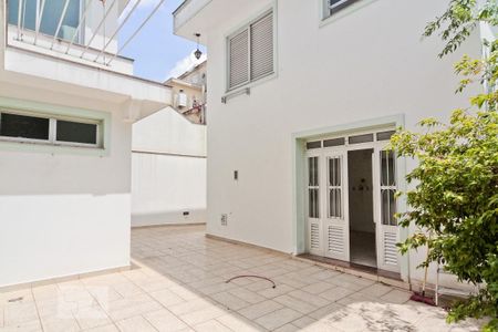 Casa à venda com 360m², 4 quartos e 8 vagasQuintal