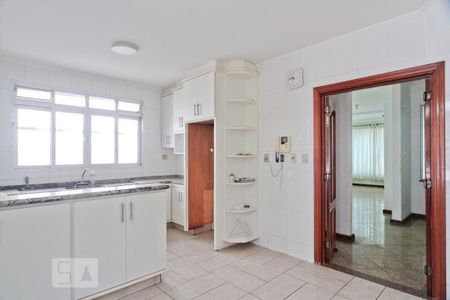 Casa à venda com 360m², 4 quartos e 8 vagasCozinha