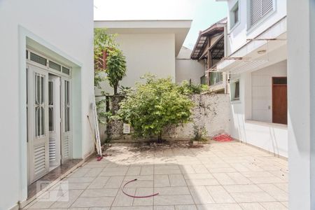 Casa à venda com 360m², 4 quartos e 8 vagasQuintal