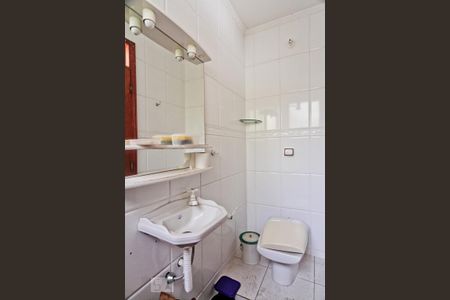 Casa à venda com 360m², 4 quartos e 8 vagasBanheiro de Serviço