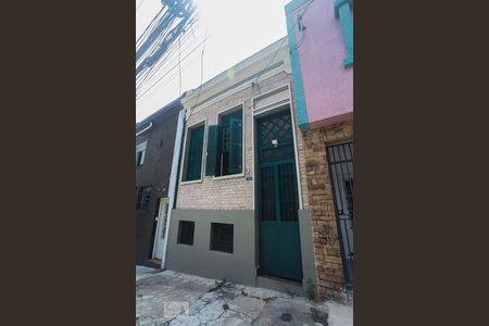 Casa à venda com 67m², 2 quartos e sem vagaFachada