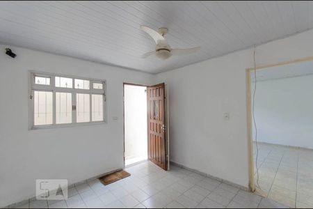 Sala de casa à venda com 2 quartos, 60m² em Vila Nhocune, São Paulo