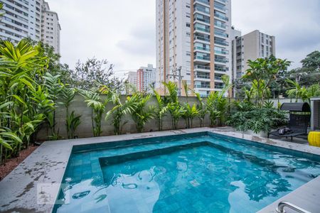 Studio para alugar com 29m², 1 quarto e sem vaga Studio para alugar com 29m², 1 quarto e sem vagaÁrea comum - Piscina