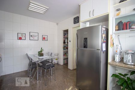 Casa à venda com 360m², 4 quartos e 5 vagasCozinha