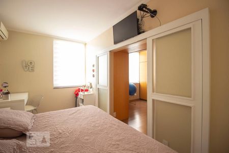 Casa à venda com 360m², 4 quartos e 5 vagasQuarto 2 - Suíte