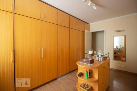 Casa à venda com 360m², 4 quartos e 5 vagasCloset da Suíte 2