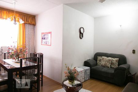 Sala de apartamento à venda com 3 quartos, 70m² em Itaquera - E Carvalho , São Paulo