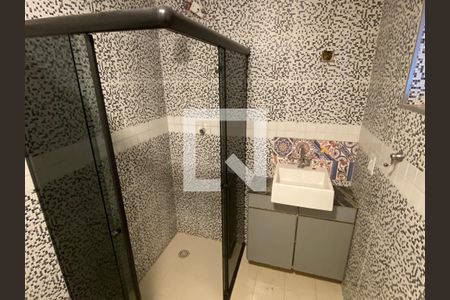 Casa à venda com 77m², 2 quartos e 1 vaga Casa à venda com 77m², 2 quartos e 1 vagaBanheiro