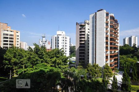 Vista de apartamento à venda com 4 quartos, 165m² em Vila Suzana, São Paulo