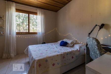 Dormitório de casa à venda com 4 quartos, 180m² em Cavalhada, Porto Alegre