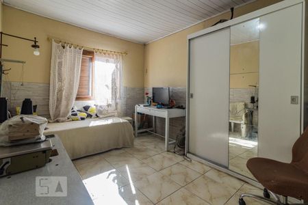Casa à venda com 319m², 4 quartos e 4 vagas Casa à venda com 319m², 4 quartos e 4 vagasDormitório da edícula