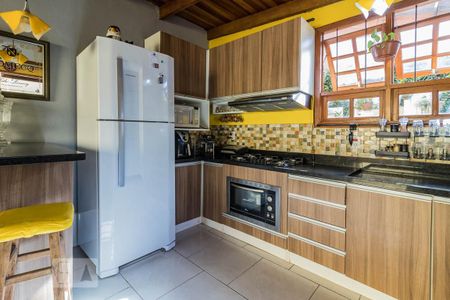 Casa à venda com 319m², 4 quartos e 4 vagas Casa à venda com 319m², 4 quartos e 4 vagasCozinha