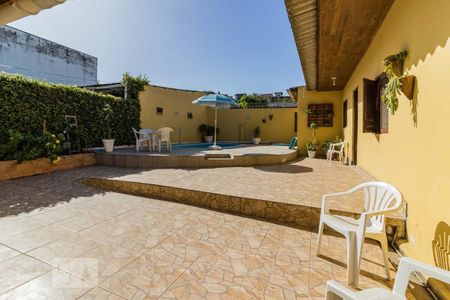 Casa à venda com 319m², 4 quartos e 4 vagas Casa à venda com 319m², 4 quartos e 4 vagasquintal