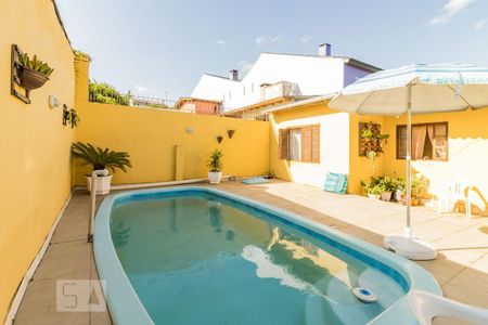 Casa à venda com 319m², 4 quartos e 4 vagas Casa à venda com 319m², 4 quartos e 4 vagasPiscina