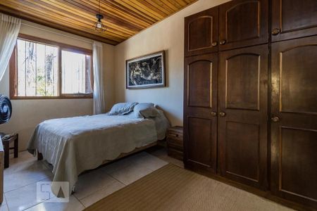 Casa à venda com 319m², 4 quartos e 4 vagas Casa à venda com 319m², 4 quartos e 4 vagasDormitório3