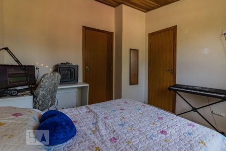 Dormitório de casa à venda com 4 quartos, 180m² em Cavalhada, Porto Alegre