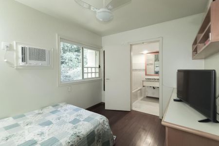 Casa à venda com 600m², 4 quartos e 2 vagasSuíte 1