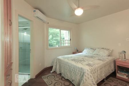 Casa à venda com 600m², 4 quartos e 2 vagasSuíte 2