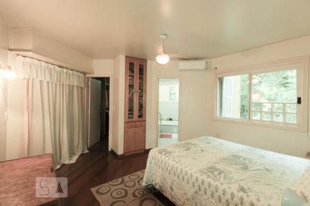 Casa à venda com 600m², 4 quartos e 2 vagasSuíte 2